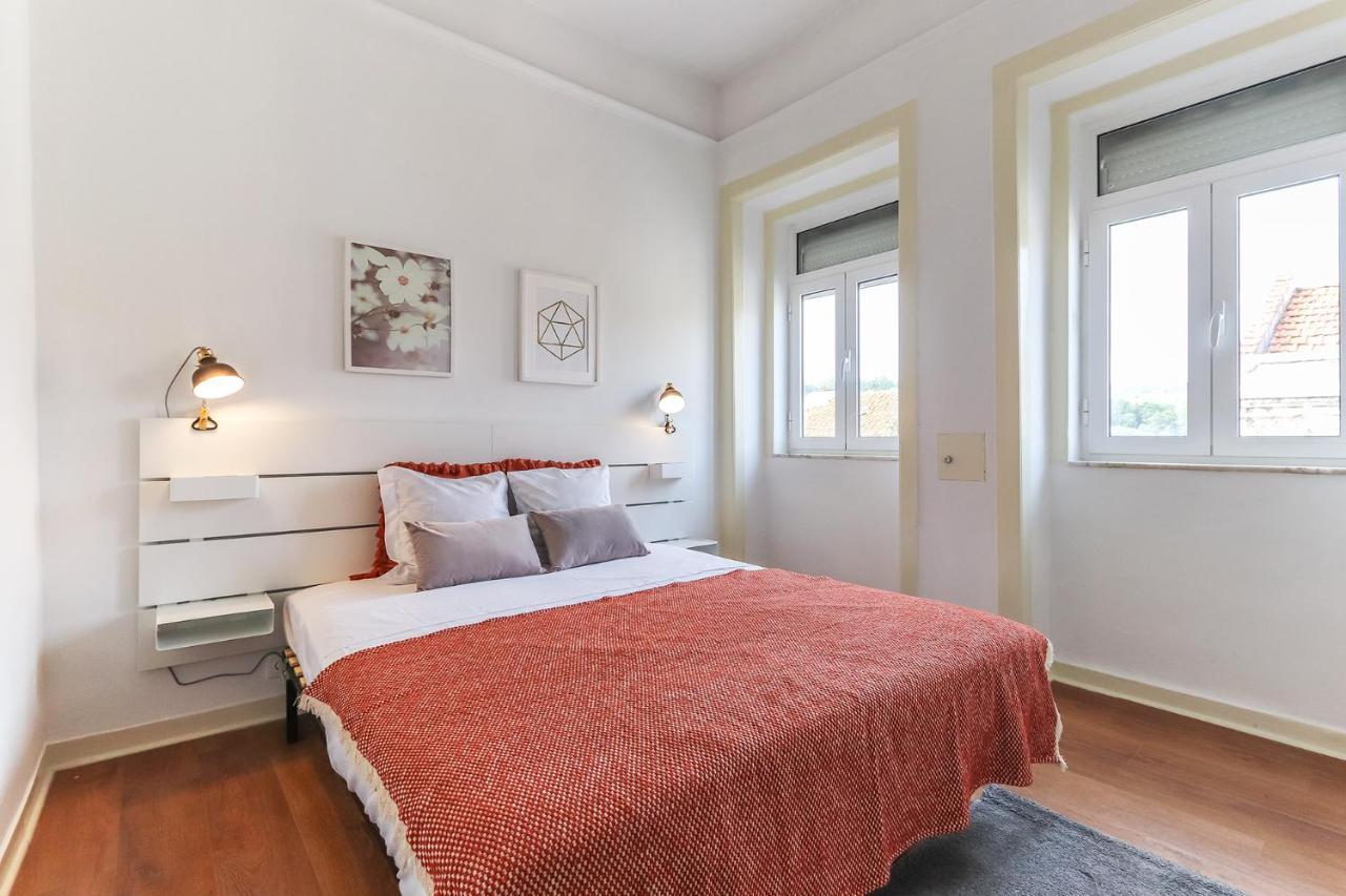 Portucale ! Stylish Campo Ourique Lejlighed Lisboa